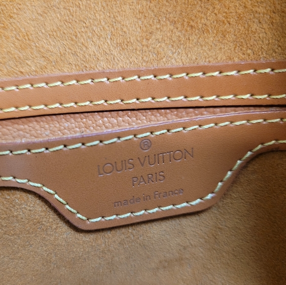 LV Epi Texture Backpack 1999 - Picture 8 of 11